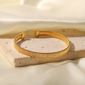 18k Gold Open T Bracelet