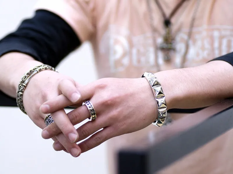Fade Stud Bangle