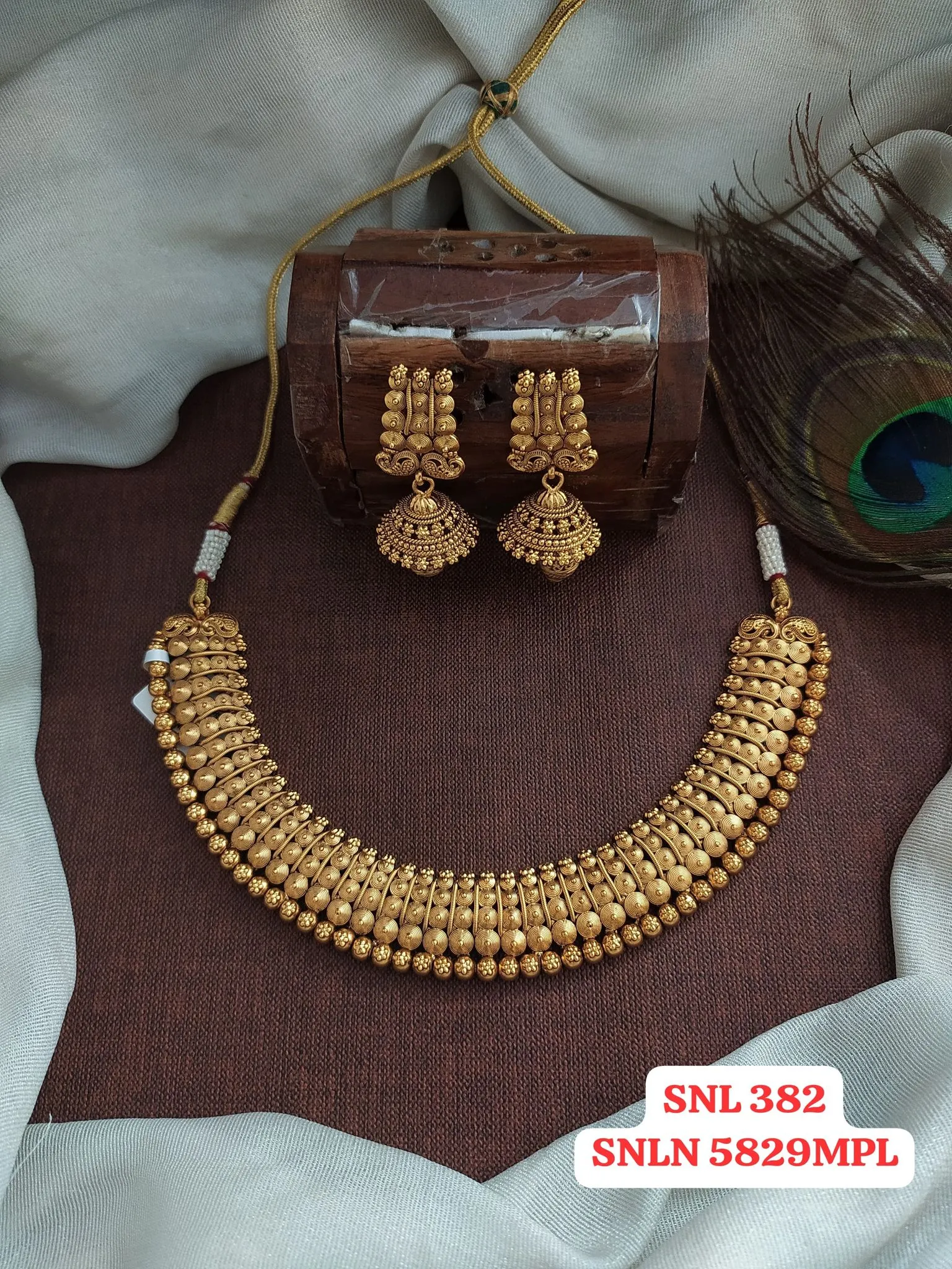 "Antique Plain Gold Necklace Set with Matching Earrings"