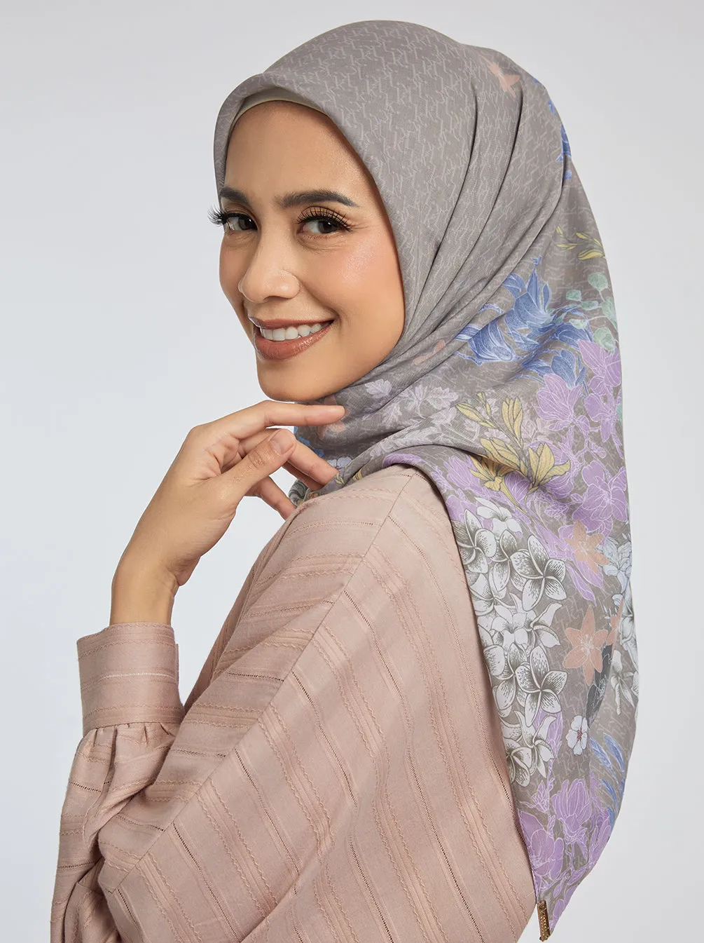 SONALI SIGNATURE SCARF TAUPE