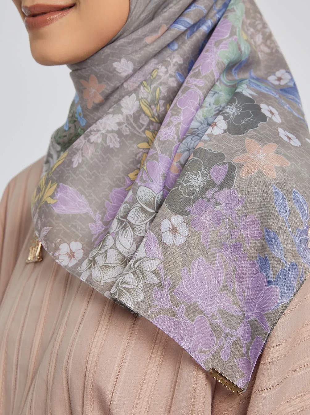 SONALI SIGNATURE SCARF TAUPE