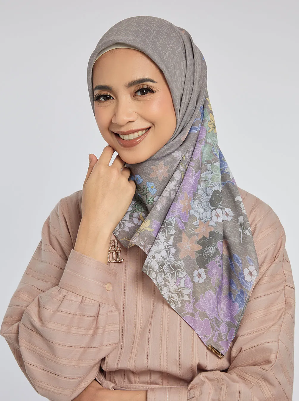 SONALI SIGNATURE SCARF TAUPE