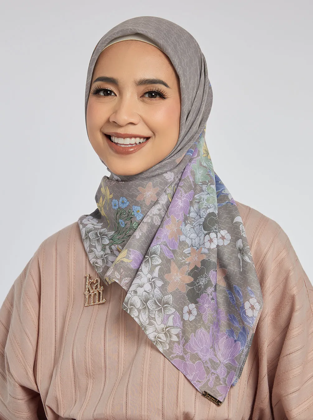 SONALI SIGNATURE SCARF TAUPE