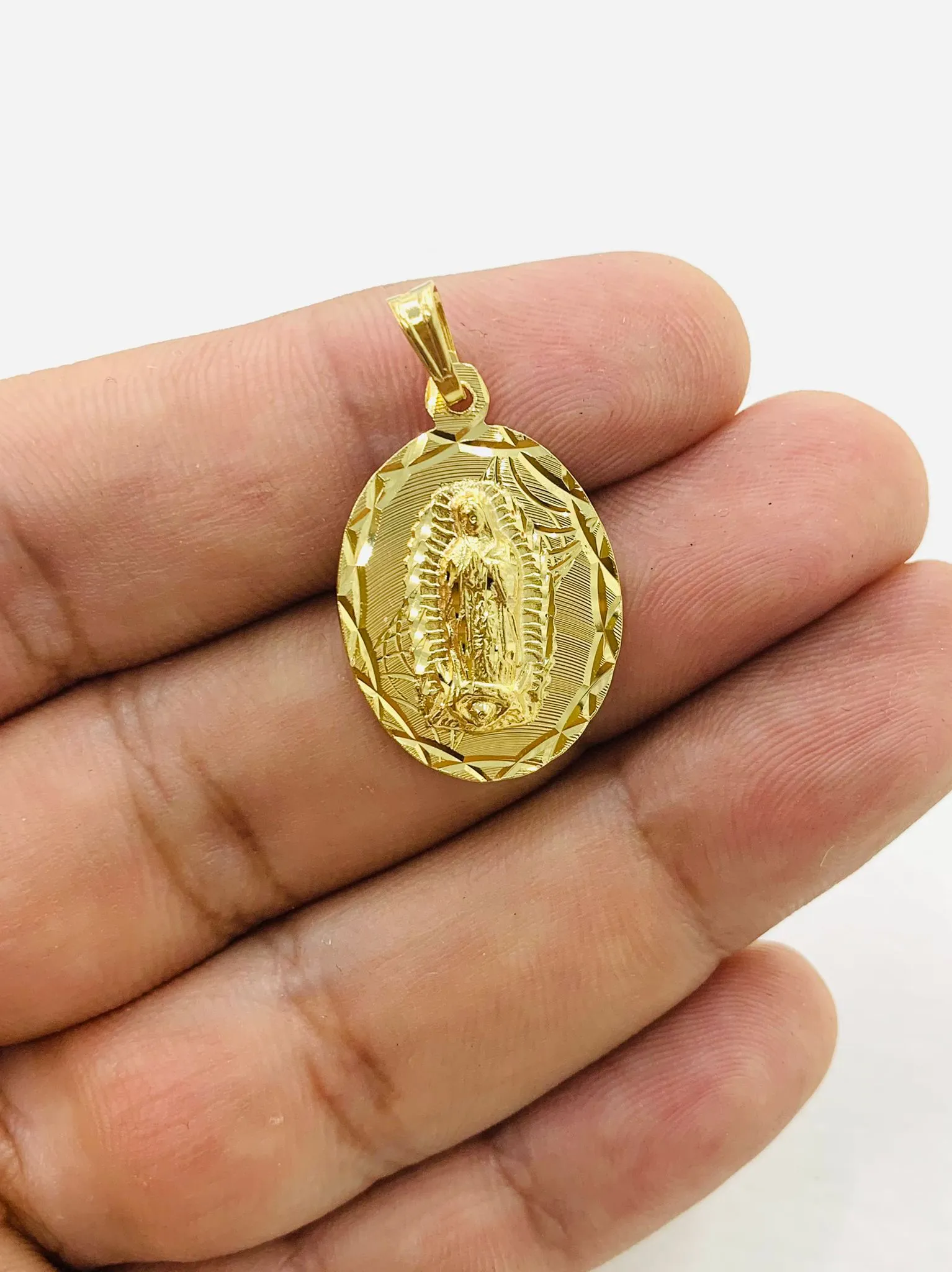 Yellow Gold Filled Virgen de Guadalupe Necklace for Womens Mens 26x18mm/ Dainty Necklace for Everyday / Cadena de la Guadalupe en Oro Unisex