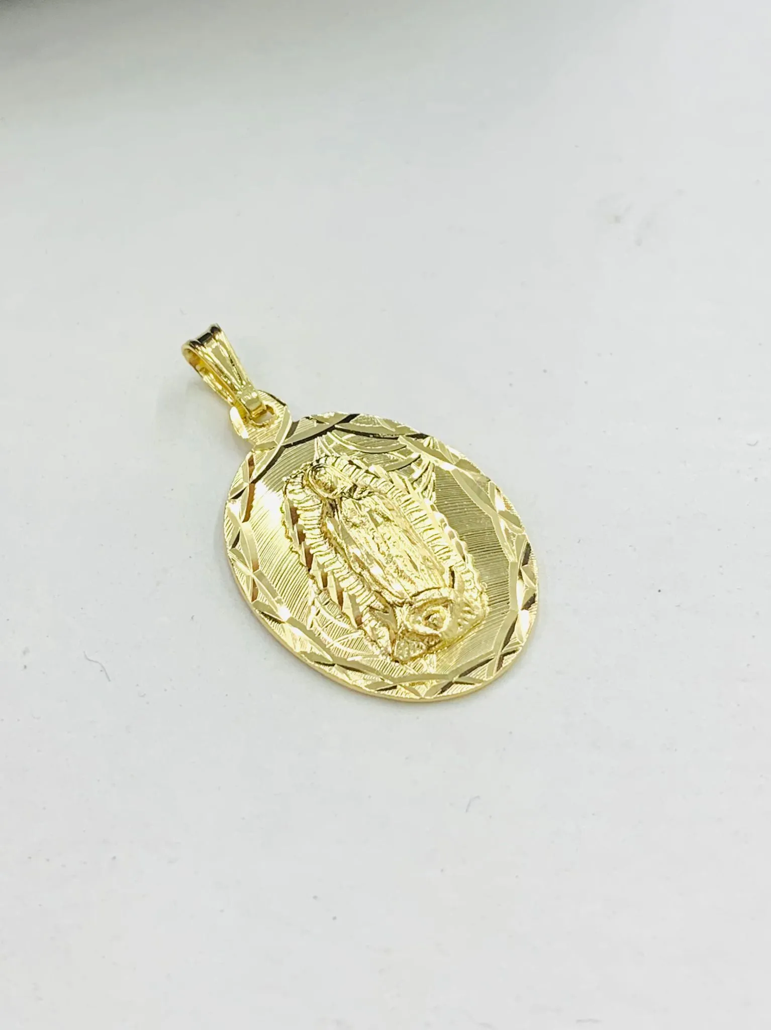Yellow Gold Filled Virgen de Guadalupe Necklace for Womens Mens 26x18mm/ Dainty Necklace for Everyday / Cadena de la Guadalupe en Oro Unisex