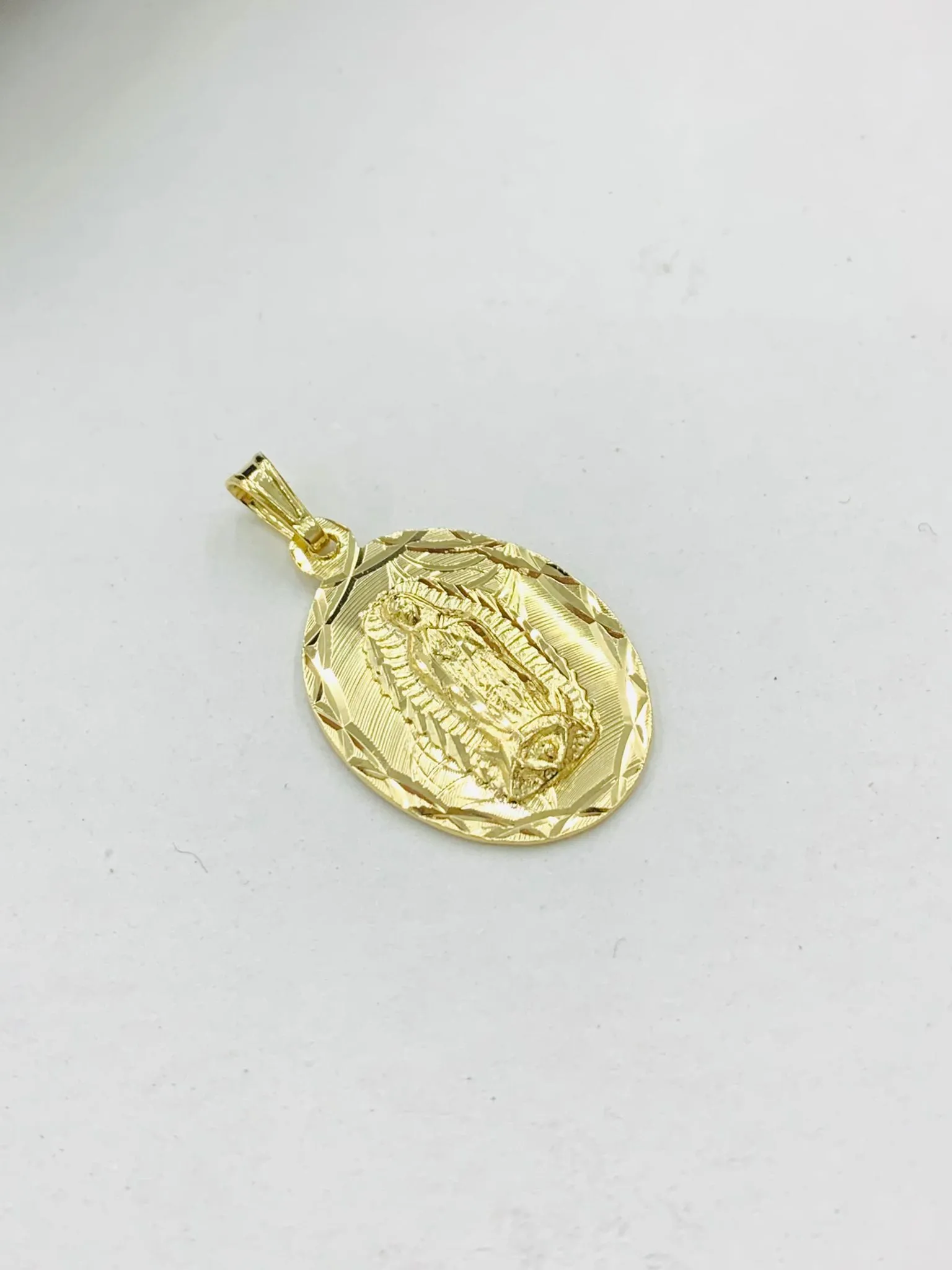 Yellow Gold Filled Virgen de Guadalupe Necklace for Womens Mens 26x18mm/ Dainty Necklace for Everyday / Cadena de la Guadalupe en Oro Unisex